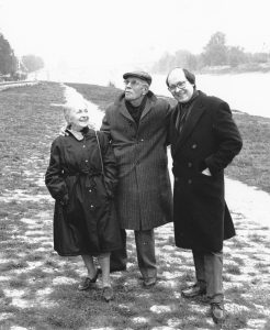 Thierry Guérin avec Rogrr Toulouse et son épouse sur les quais de la Loire à Orléans.