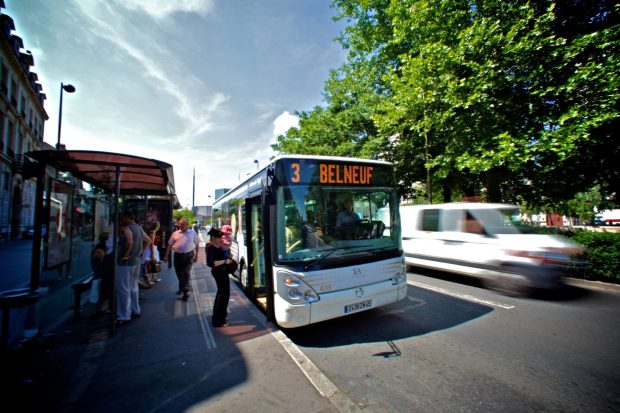 Accessible-arret-de-bus