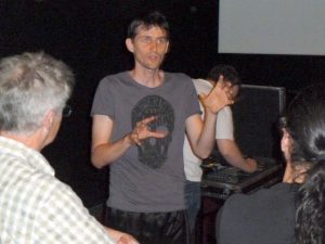 Jean Christophe Briant dialogue avec le public après la projection