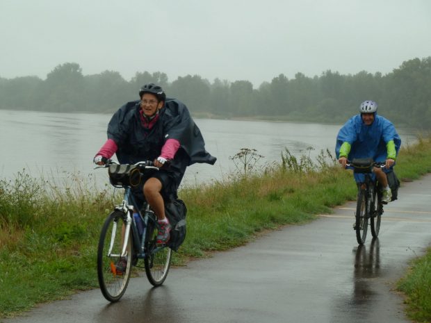 Magcentre ne vous cache rien:il peut pleuvoir sur la Loire à vélo, pensez à vous équiper !