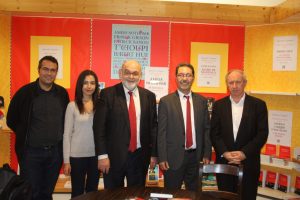 Robert Hue avec son équipe du MDP, avec Mohamed Ouggahi, délégué départemental du mdP du Loiret, Sarah Ouggahi, François Bechiau