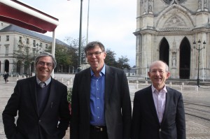Le deux candidat en tête avant le second tour, Jean Berthaud (à gauche).