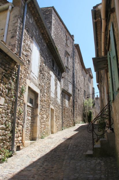 Viviers, ruelle menant à la Ville-Haute