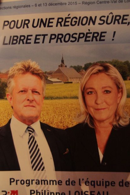 L'affiche de campagne, jamais sans Marine le Pen...