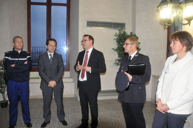 De g. à d. : colonel Eric Chuberre (gendarmerie 41). Frédéric Chevallier (proc). Yves Le Breton (pref). Guy Milin (DDSP). Delphine Baglin-Le Goff (Directrice académie).