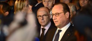 François Hollande et Bernard Cazeneuve se sont rendus au Bataclan dans la nuit.