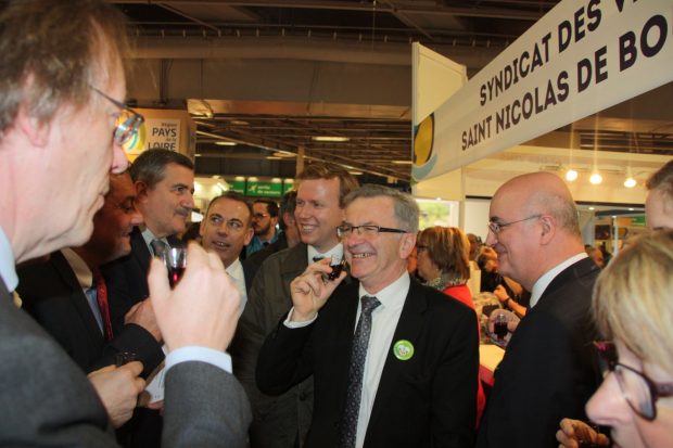 La dégustation des crus locaux fait partie de la liturgie d'une visite au Salon.