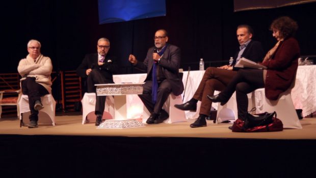 Table ronde avec, de droite à gauche, Michèle Sibony, Tariq Ramadan, Tarek Mami, docteur Cherif Ouazzani, Denis Petijean