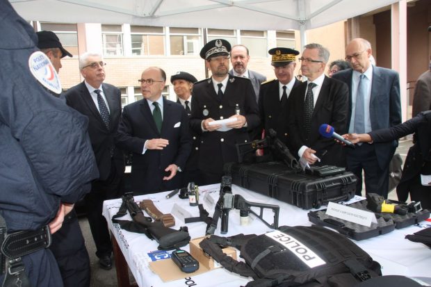 Les forces de l'ordre mieux armés contre le terrorisme et la délinquance.