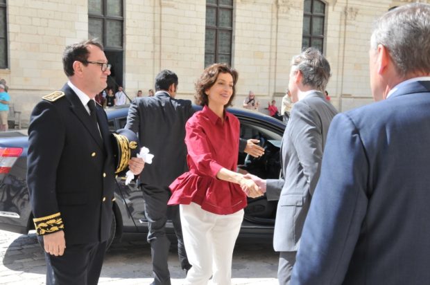 La ministre Audrey Azoulay accueillie par le Préfet d'Haussonville
