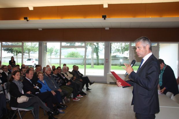 Laurent Wauquiez, lundi soir àl Neuville-aux-Bois (Loiret).