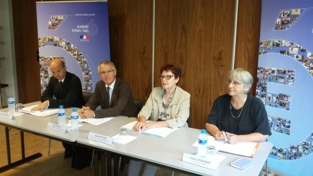 Marie Reynier (au centre) lors de la conférence de presse de rentrée,au rectorat d'Orléans.
