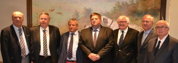 de g. à d. : Alain Hurtevent ; Pascal Sécula ; Hubert-Louis Vuitton ; Willy Schraen ; Alain Durand ; Jacky Desbrosse ; André Douard.