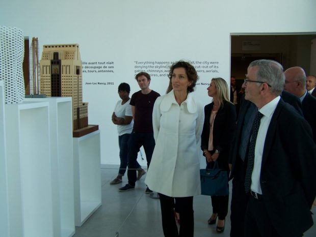 Audrey Azoulay avec François Bonneau au Frac d'Orléans le 21 septembre.