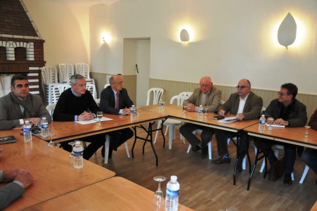 Au domaine de Ciran, la table ronde sur la chasse et la forêt.