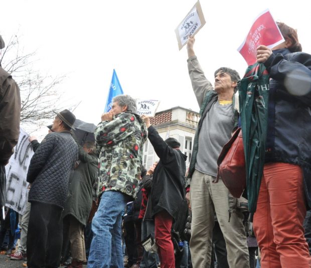 La contre manifestation favorable à l'accueil des migrants.
