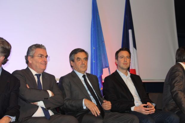 François Fillon il y a un an lors de la campagne des régionales avec Guillaume Peltier et Jacques Martinet.