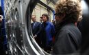 François Hollande toujours sur le pont… chez Baudin-Châteauneuf (Loiret). François Hollande toujours sur le pont… chez Baudin-Châteauneuf (Loiret).