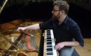 Pierre Fenouillat, grand accordeur de pianos palpitants Pierre Fenouillat, grand accordeur de pianos palpitants