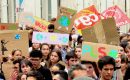 Plusieurs centaines de jeunes manifestants marchent pour le climat à Orléans Plusieurs centaines de jeunes manifestants marchent pour le climat à Orléans