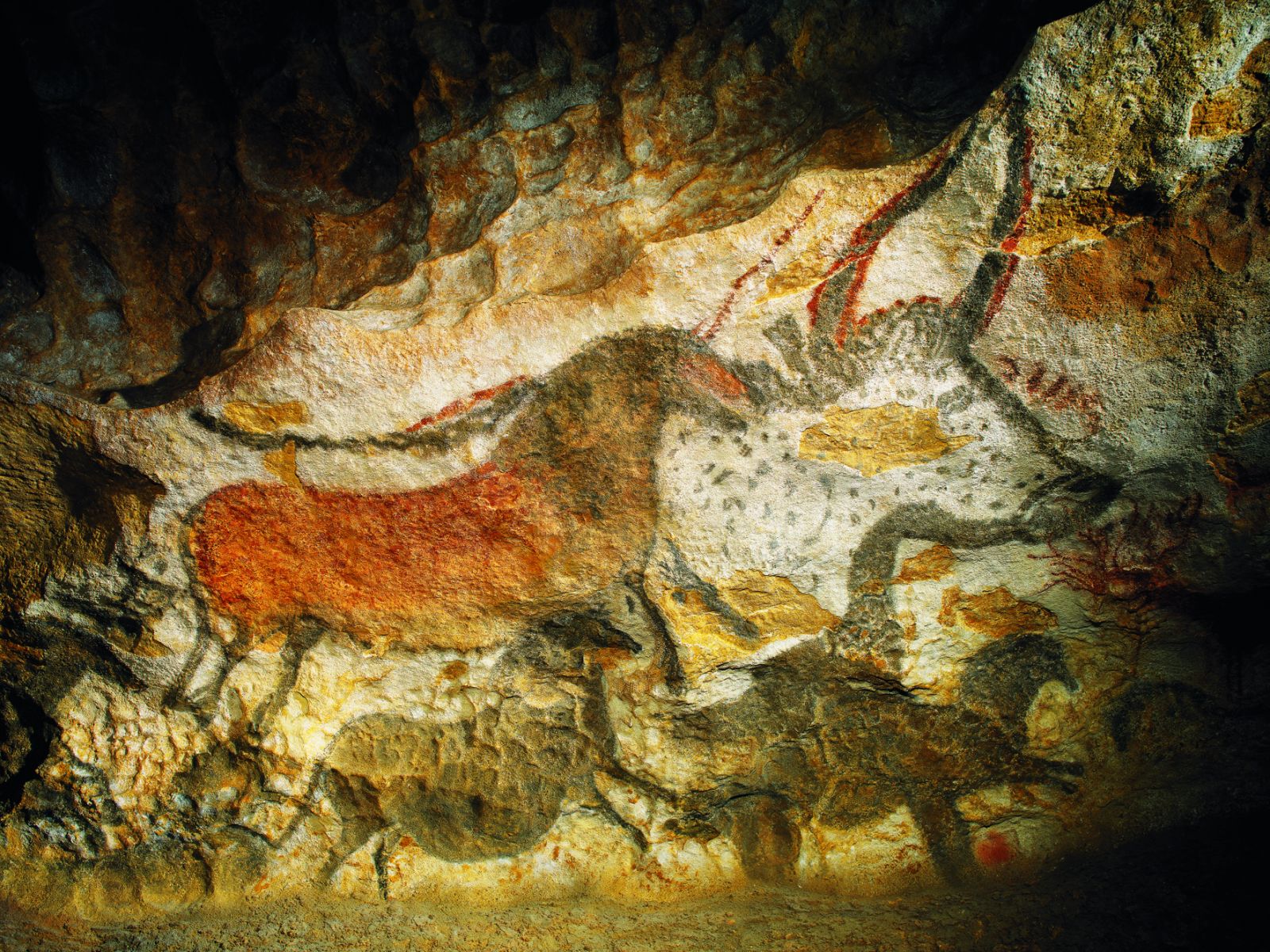 Perigord La Nouvelle Grotte De Lascaux Magcentre