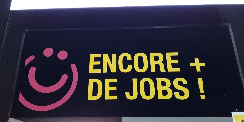 Orléans 2000 emplois pour 2000 bananes (sourires) Magcentre Orléans 2000 emplois pour 2000 bananes (sourires) Magcentre