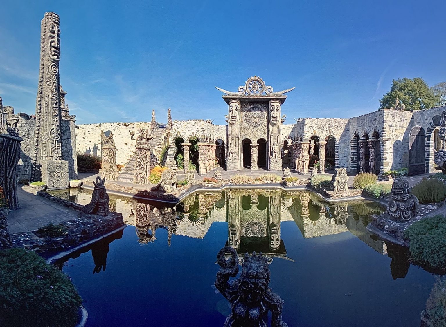 PEINTURE Robert Tatin exposé à Paris Mag'CentreMagcentre PEINTURE Robert Tatin exposé à Paris Mag'CentreMagcentre