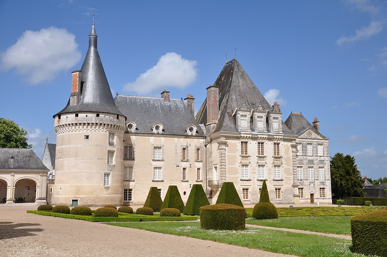 Visitons le château d’Azay-le-Ferron !