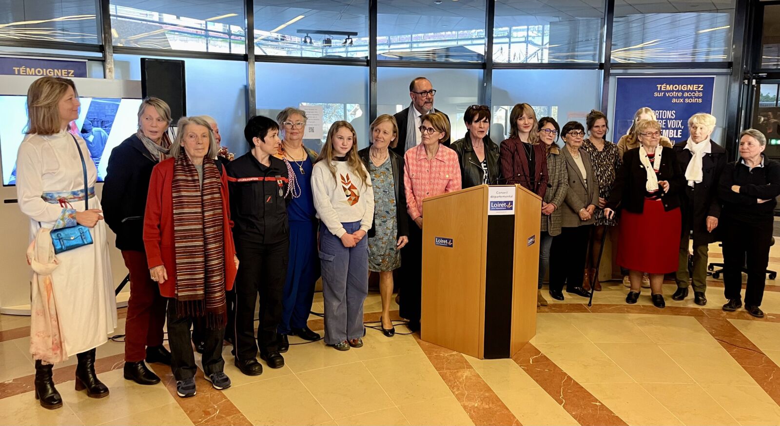 17 Loirétaines engagées mises en avant dans le Hall du Département 