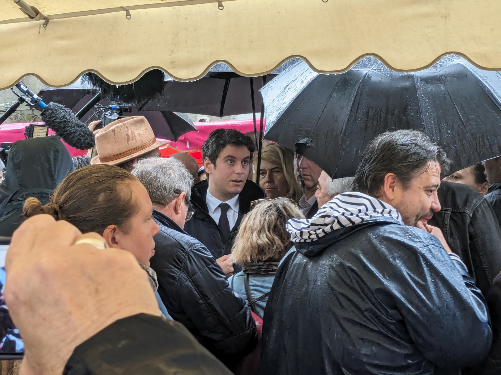 Des élus régionaux soutiennent Gabriel Attal