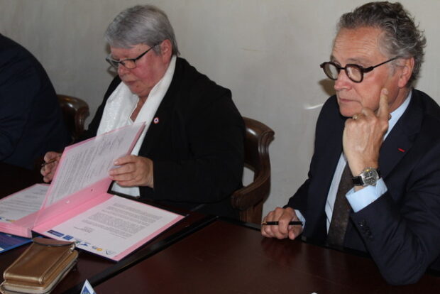 Nadège Arnault et Philippe Gouet signent la lettre envoyée au Premier ministre
