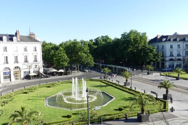 Place Jean Jaures à Tours