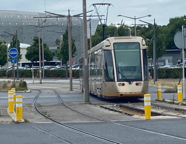 tramway Orléans carrefour de Verdun